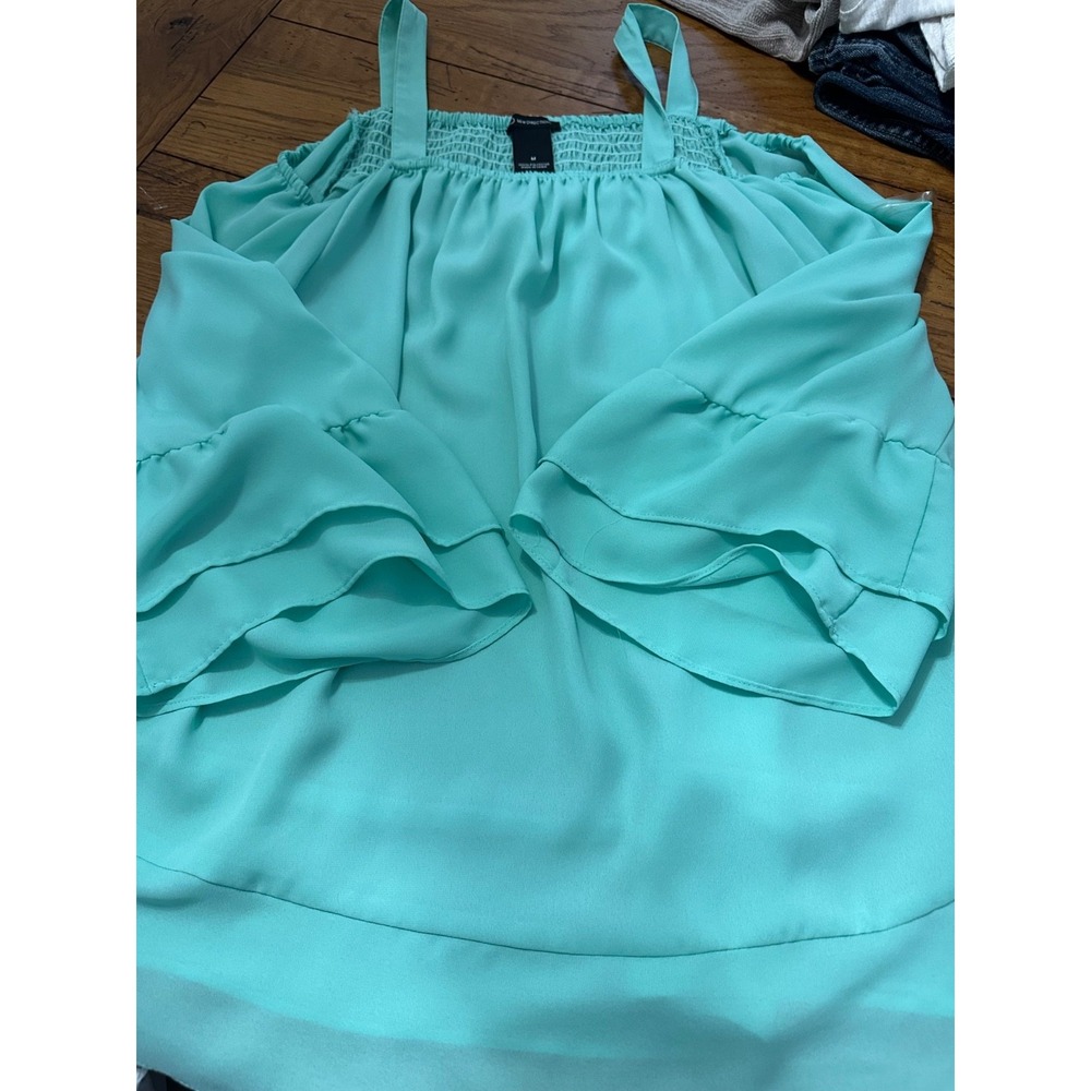 new directions‎ pale green medium ruffle sleeve blouse